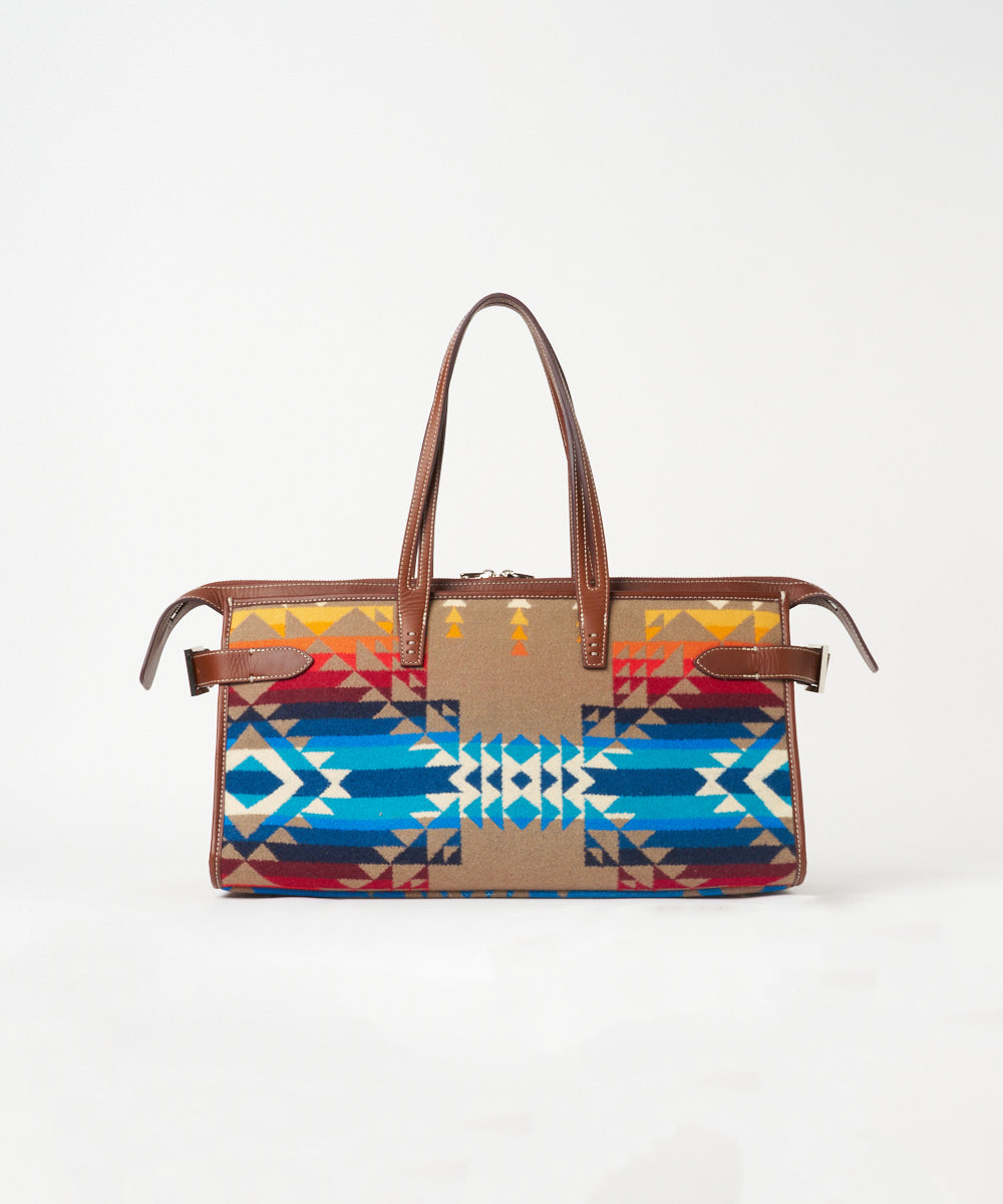 A VACATION | SABRINA L PENDLETON PILOT ROCK - アマンオンライン