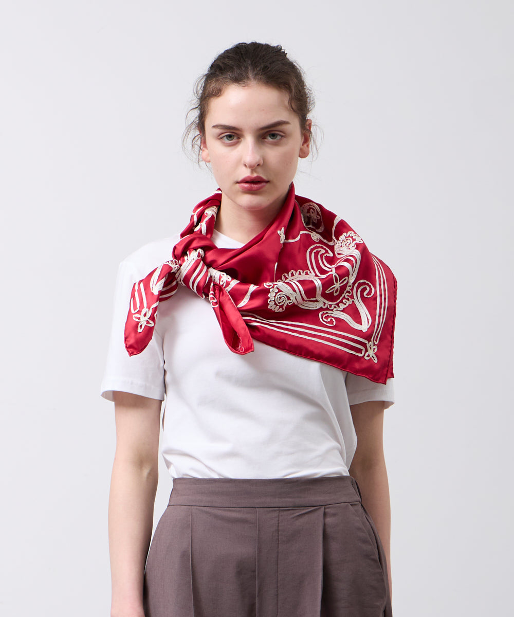 テープエンブロイダリーバンダナスカーフ
