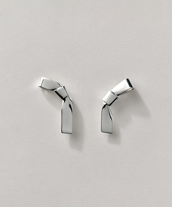 ANNIKA INEZ Cravat pierced earrings リボンピアス /SV