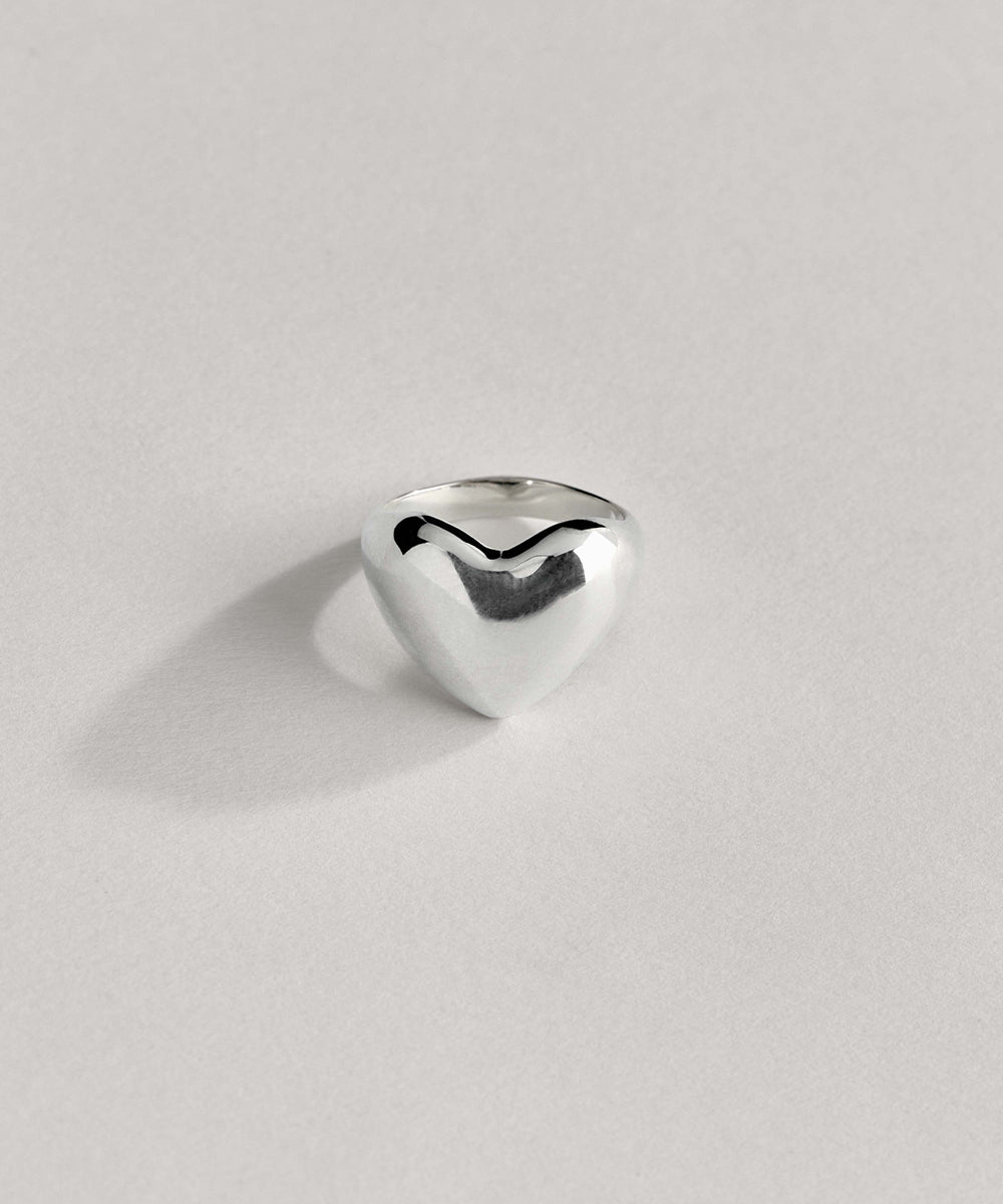 ANNIKA INEZ | Bigger Heart Ring ハート リング - アマン