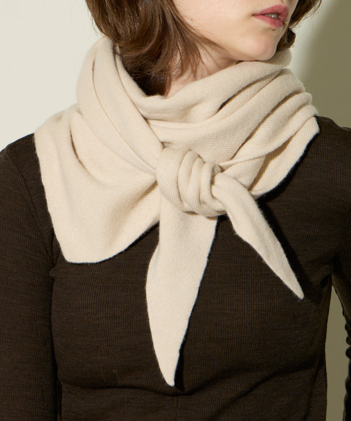 ASAUCE MELER | シームレス トライアングル ニットストール