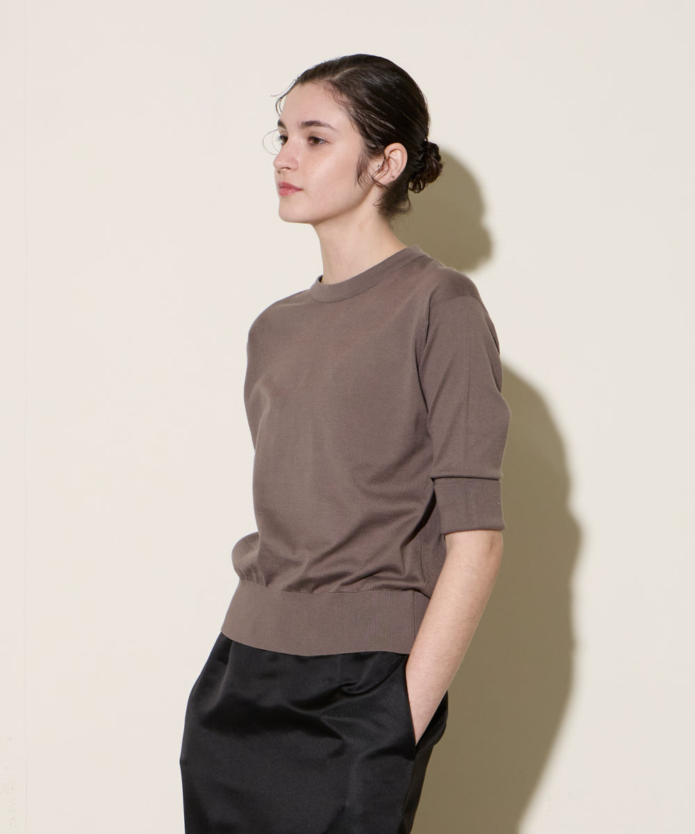 S4749 ターンバッククルーネックセーター