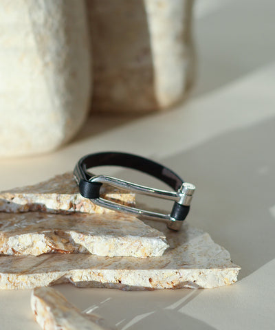 Buckle x Leather ブレスレット