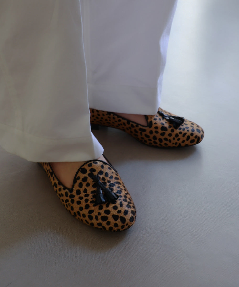 ぐ*り様 <シャテル>ヒョウ柄フラットシューズ タッセル付き Chatelles | Leo Tassels - アマンオンラインストア – AMAN ONLINE STORE
