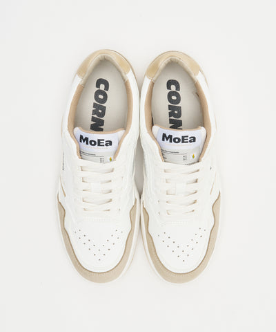 CORN GN1 スニーカー WHITE & BEIGE SUEDE