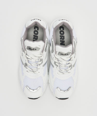 CORN GN8 スニーカー WHITE & SILVER