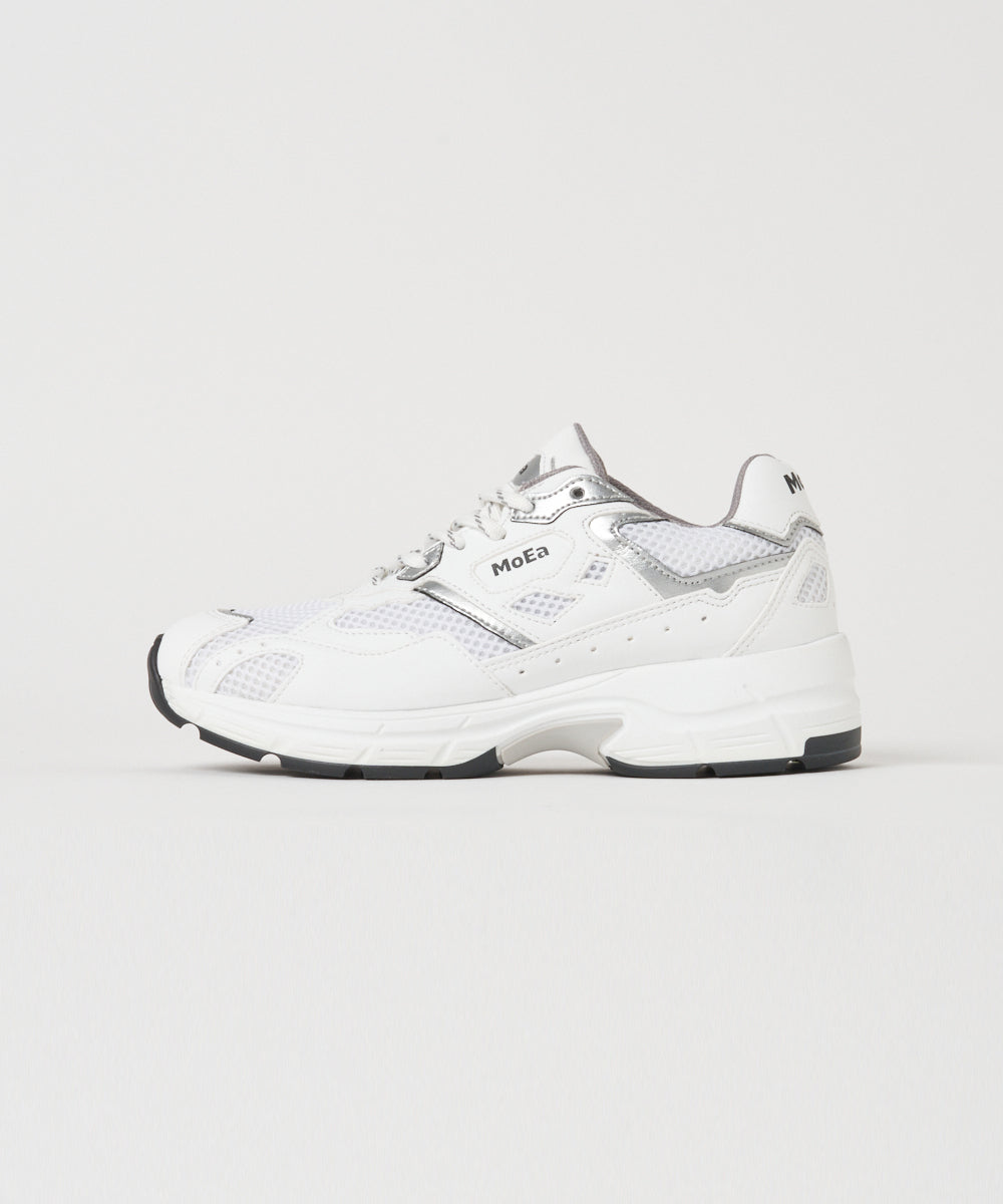 CORN GN8 スニーカー WHITE & SILVER