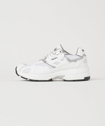 CORN GN8 スニーカー WHITE & SILVER