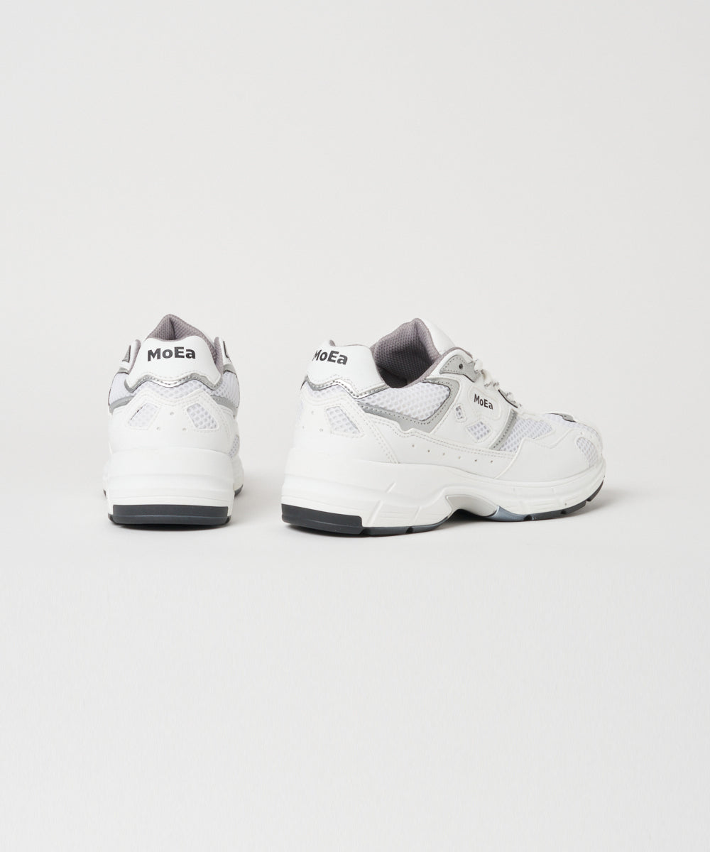 CORN GN8 スニーカー WHITE & SILVER