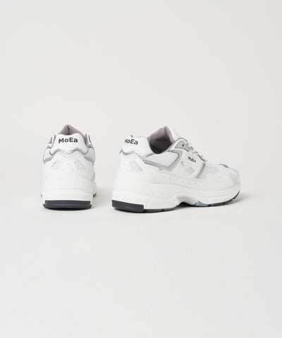 CORN GN8 スニーカー WHITE & SILVER