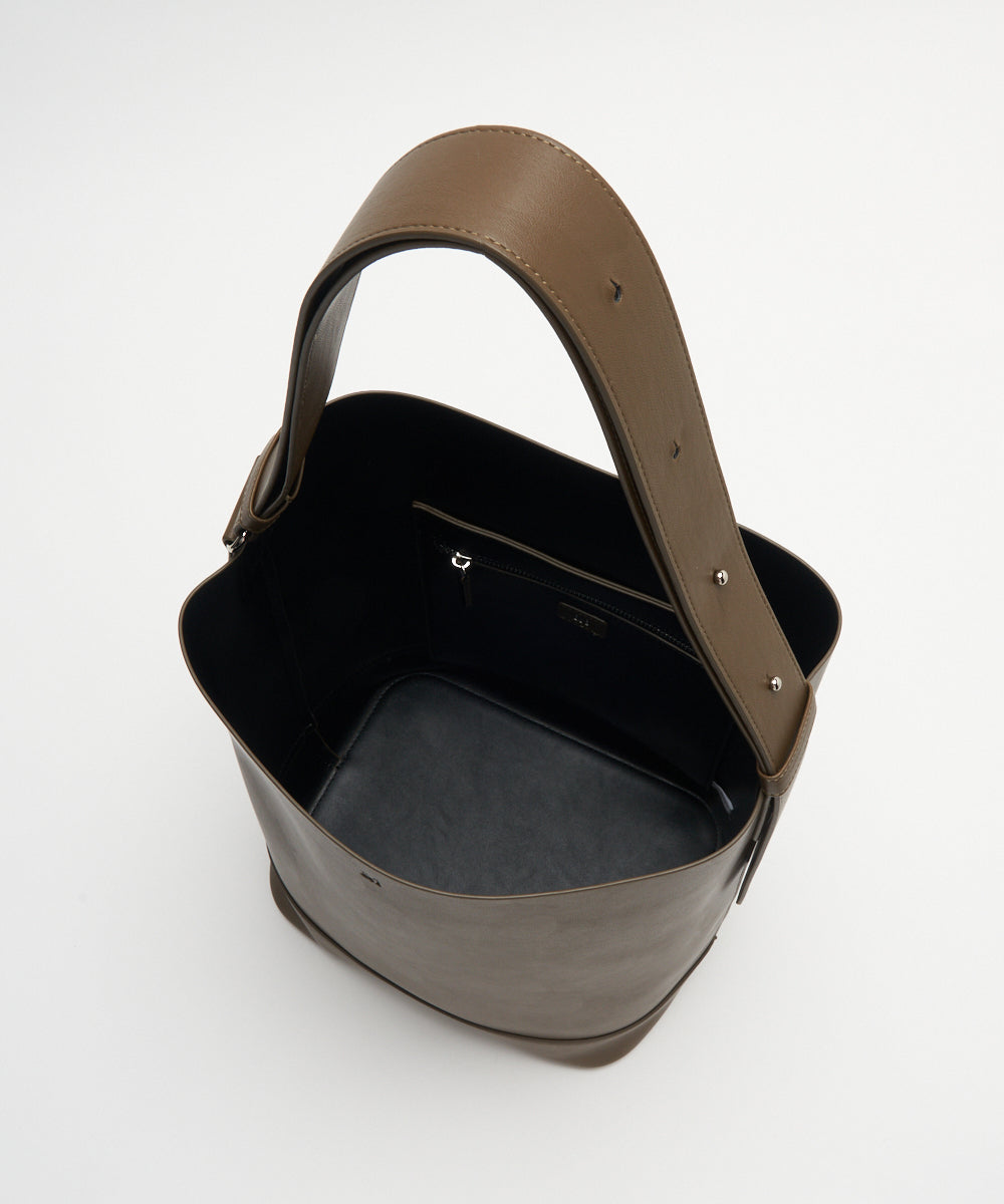 &MyuQ | JUNO (ジュノ) ショルダー バッグ AOS限定カラー TAUPE