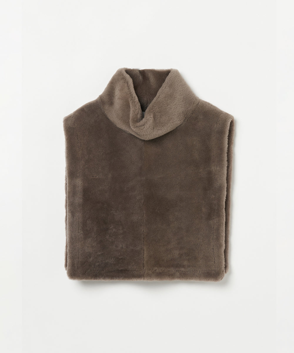 PAX ハイネックジレ NUTRIA