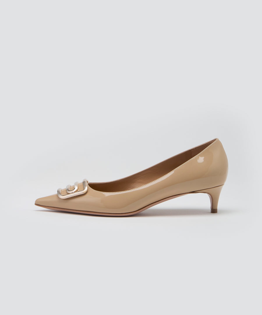 CUORE デュエ アネッリ エナメル パンプス 3.5CM BEIGE