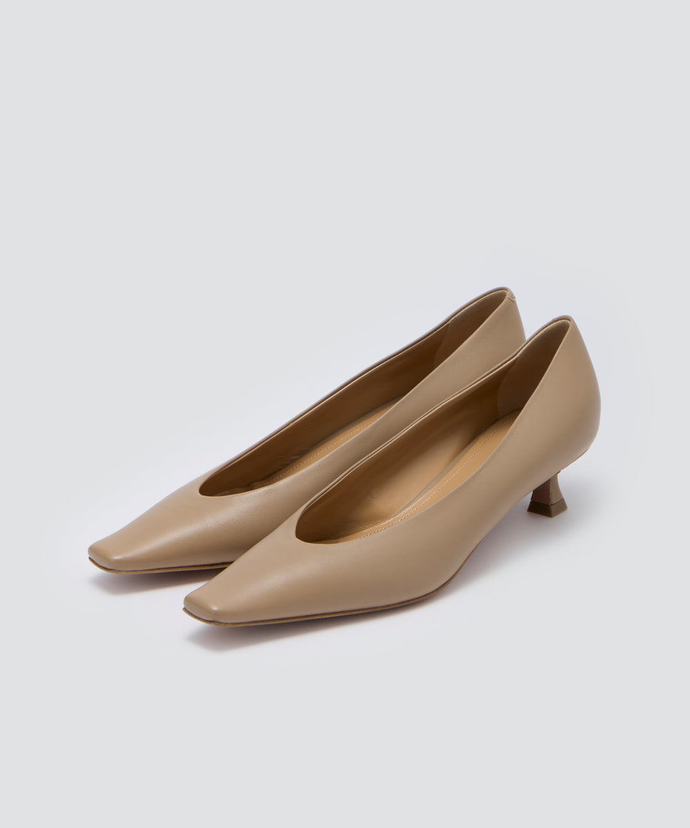 PELLICO | スムース パンプス 3.5cm LATTE - アマンオンライン