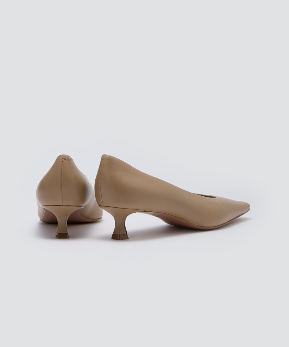 PELLICO | スムース パンプス 3.5cm LATTE - アマンオンライン