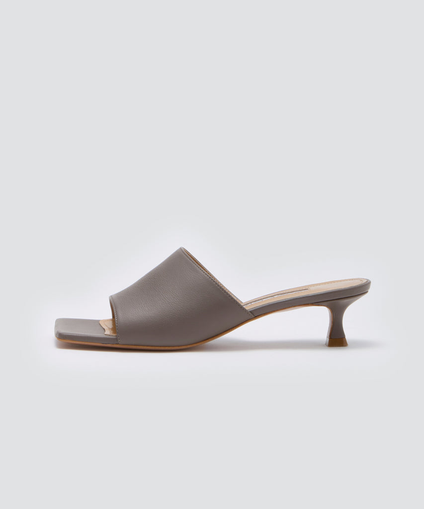 PELLICO | サンダル 3.5cm STEEL GREY - アマンオンラインストア