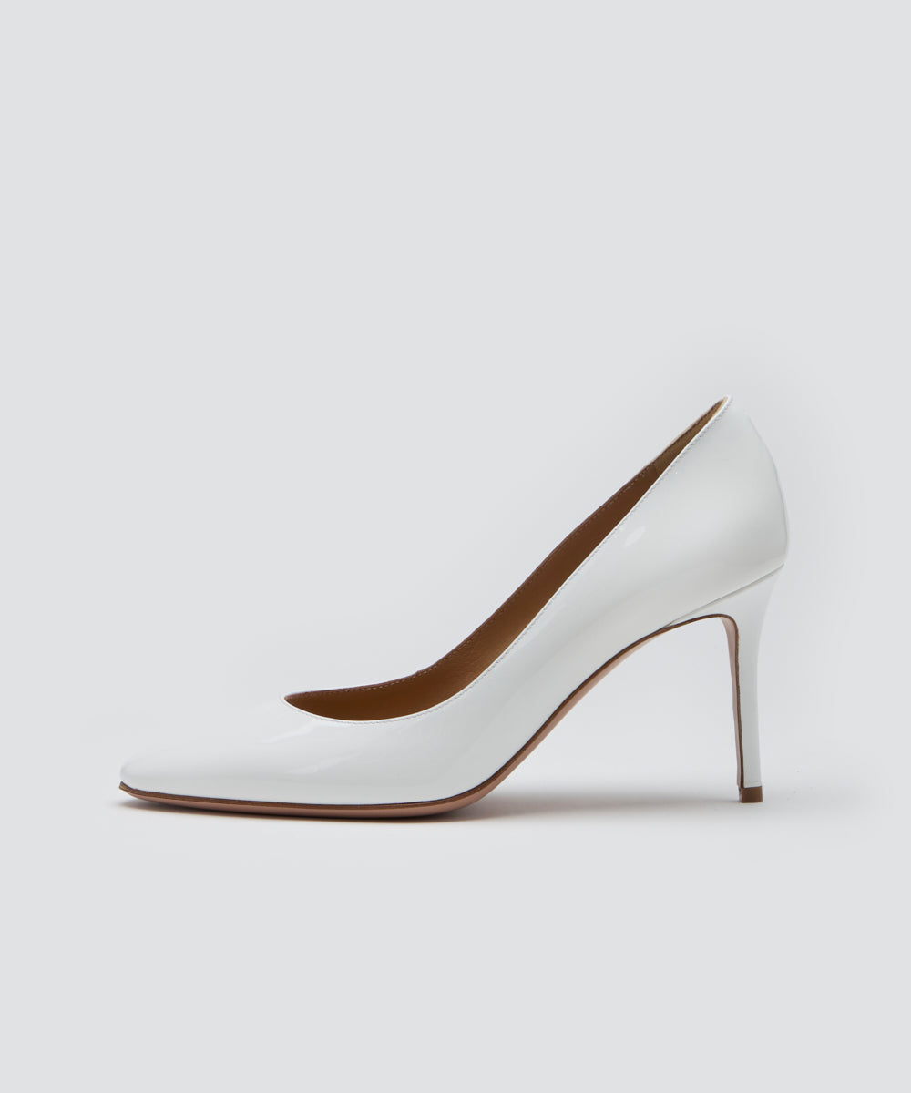 NICLA エナメル パンプス 8.5cm WHITE
