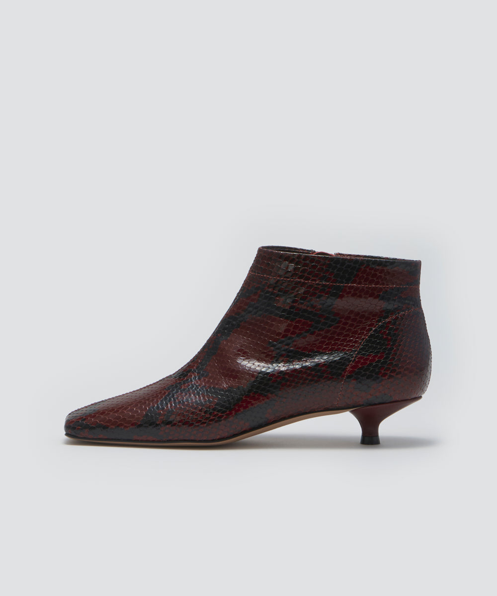 NORA ショートブーツ 3.0cm PYTHON WINE