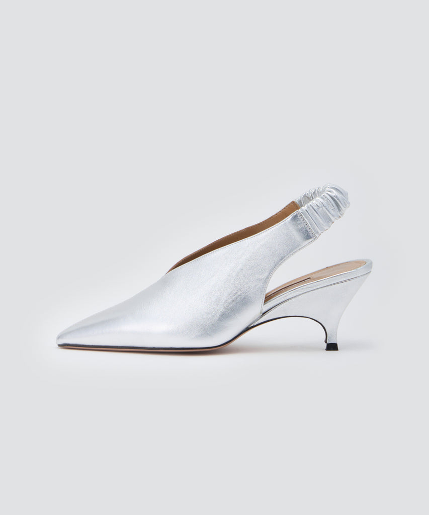 PELLICO | バックスリング パンプス 6.5cm SILVER - アマンオンライン