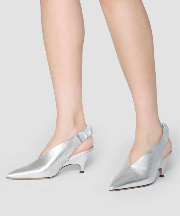 PELLICO | バックスリング パンプス 6.5cm SILVER - アマンオンライン