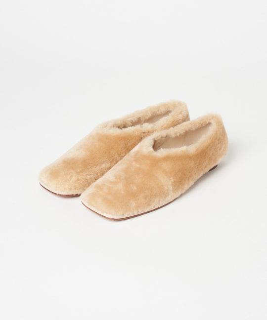 HAAST ムートンファー フラットパンプス IVORY