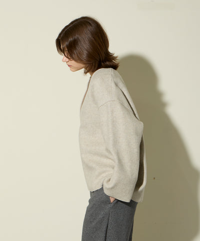 V NECK P/O プルオーバー