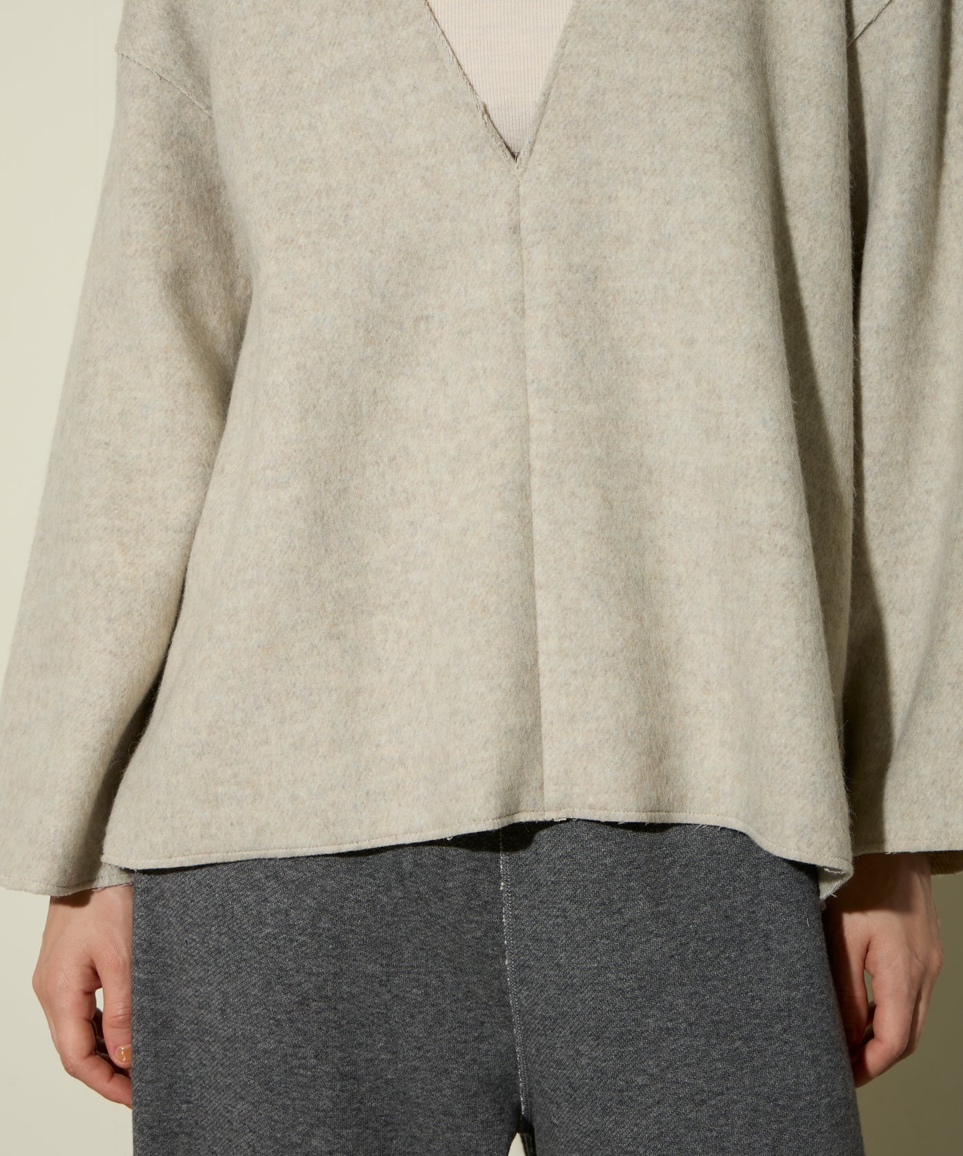 V NECK P/O プルオーバー