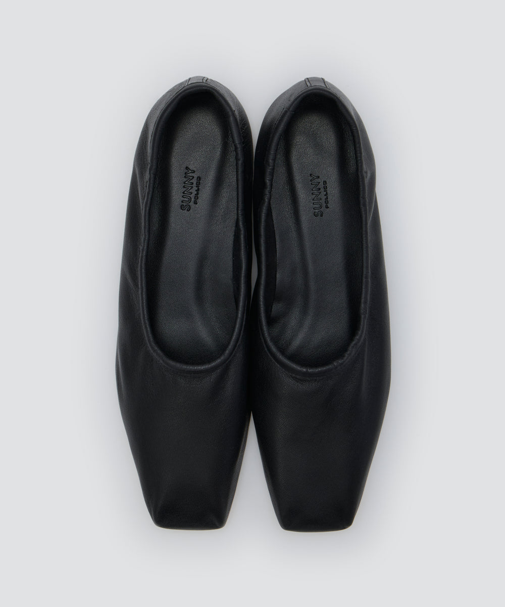 ESPIGA スムースレザー フラットシューズ 1.0cm BLACK