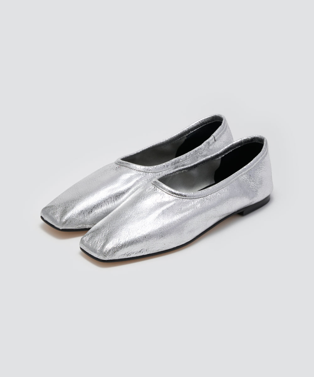 ESPIGA シュリンクメタリック フラットシューズ 1.0cm SILVER
