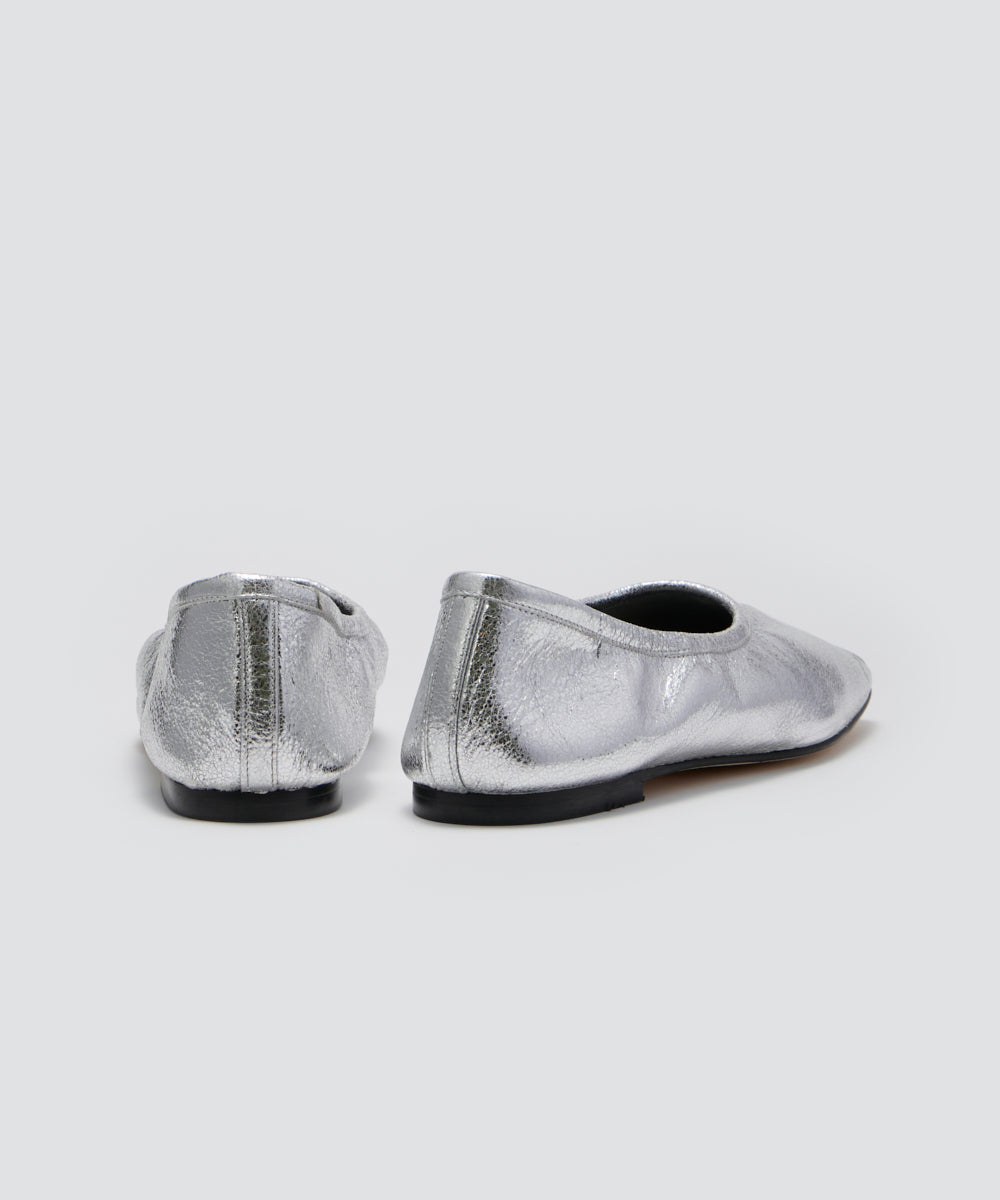ESPIGA シュリンクメタリック フラットシューズ 1.0cm SILVER