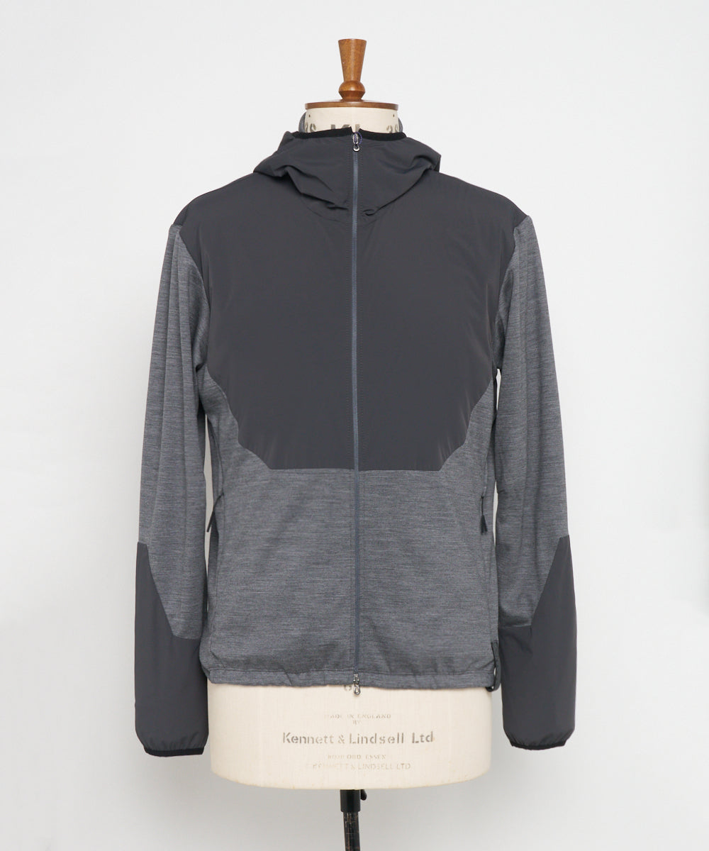 ZIPPED HOODIE HYBRID