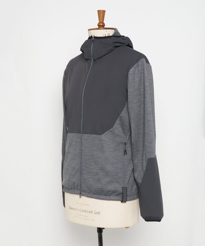 ZIPPED HOODIE HYBRID