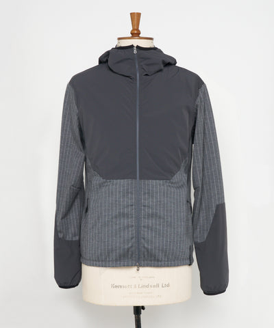 ZIPPED HOODIE HYBRID