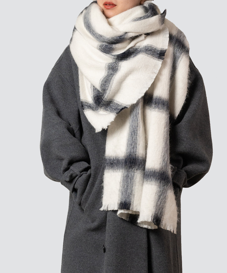 アルパカループウィンドペンシャギーストール ECRUXD.NAVY (シロ×ネイビー チェック)